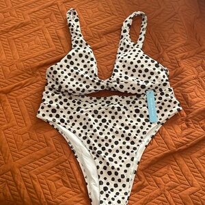 Women’s swim suit size large new with tags
